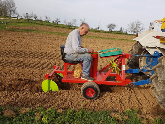 Planteuse Semeuse Pomme de terre et autres bulbes et graines